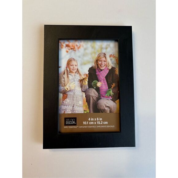 Studio Decor Matte Black 4x6 Picture Frame NWT - Picture 1 of 2